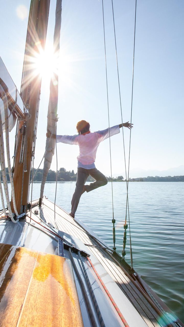 https://www.chiemsee-segelschule.de/wp-content/uploads/2024/03/MG_7976_WEB-720x1280.jpg